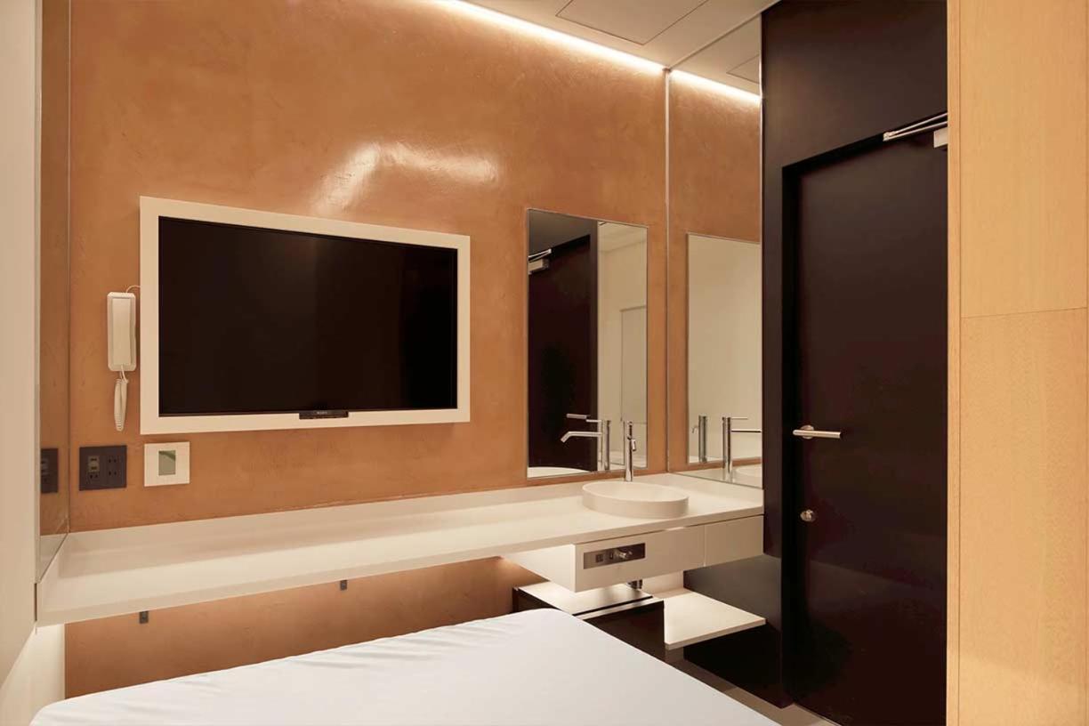 Min. Hotel *