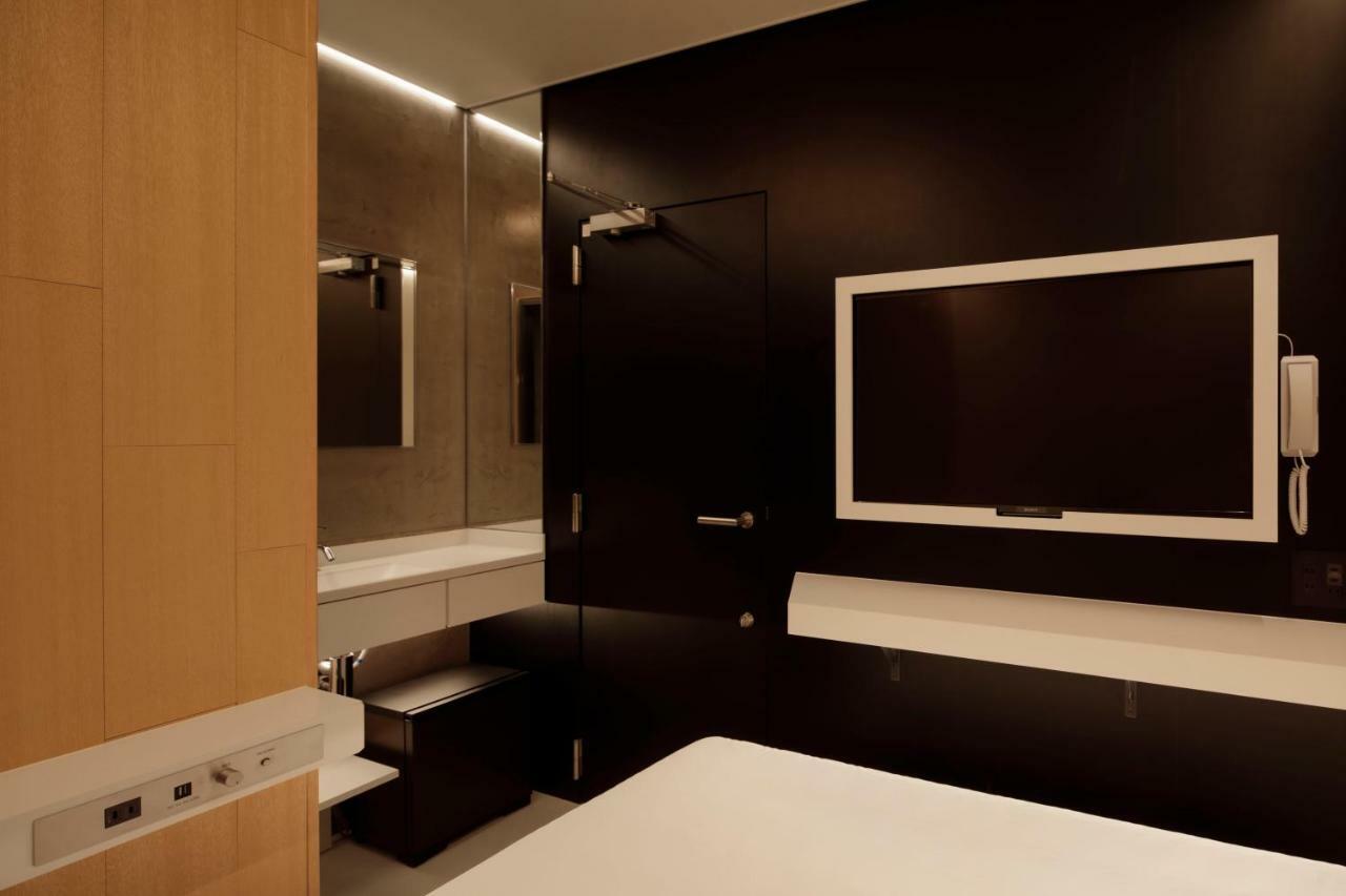 Min. Hotel *